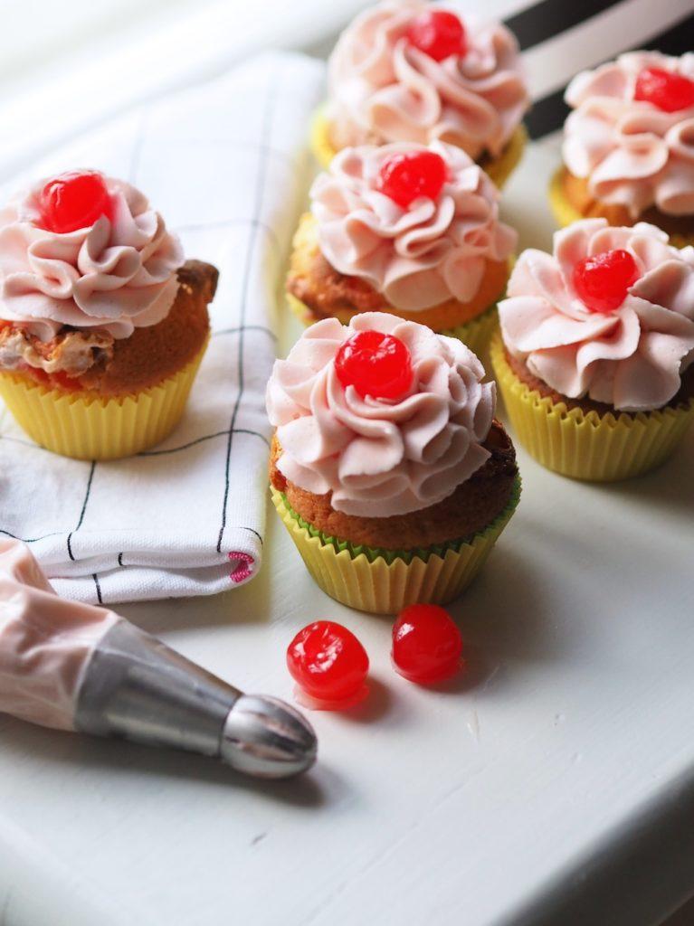 Marshmallow Cupcakes - Vaahtokarkki Kuppikakut