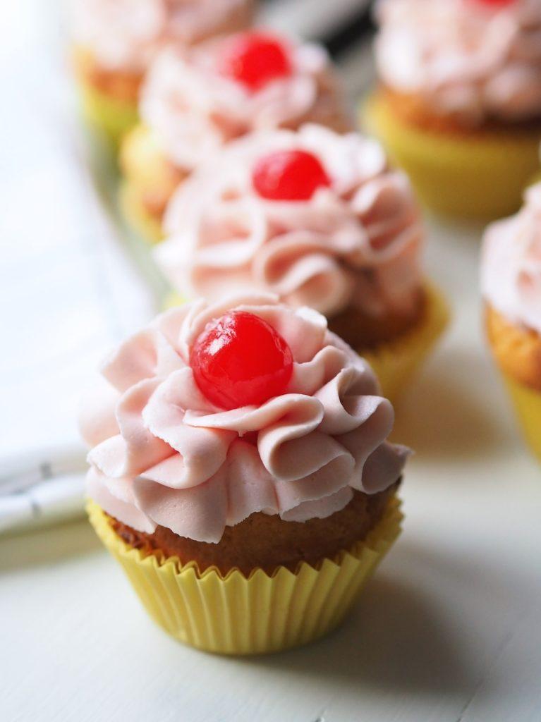 Marshmallow Cupcakes - Vaahtokarkki Kuppikakut