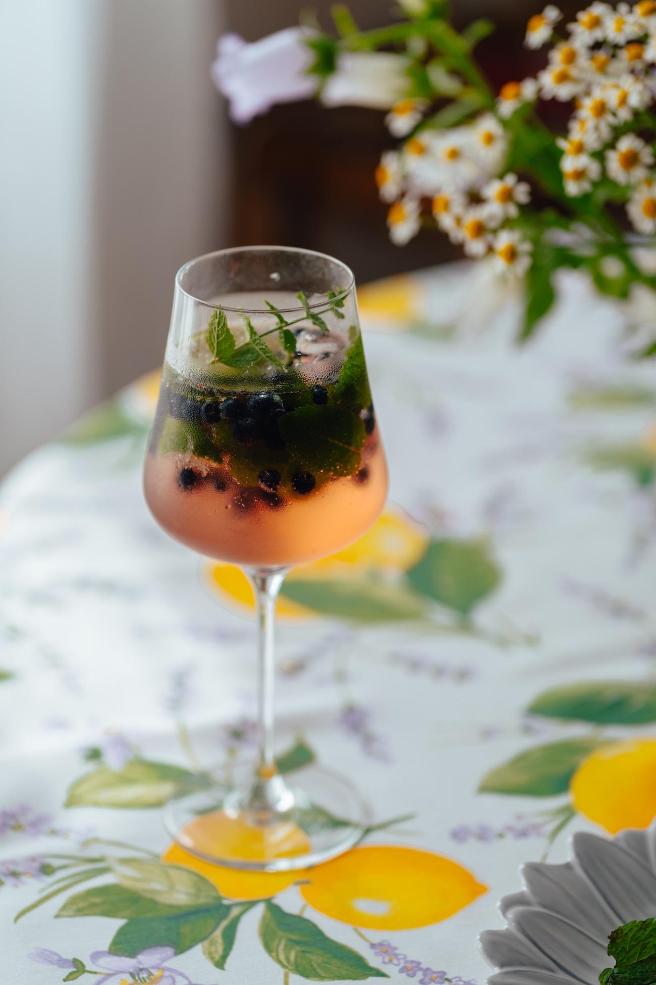 Helppo Mustikka Mojito
